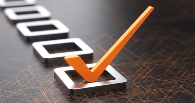 A check mark indicating the checklist for building community in the college classroom